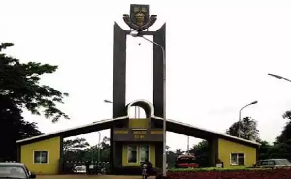 Drama as Nigerian University Students Angrily Impeach Department President...You Won